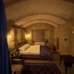 The Cave House 3* 于尔居普