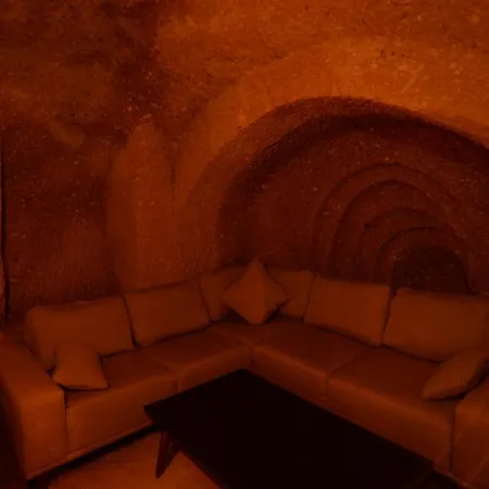 The Cave House 于尔居普