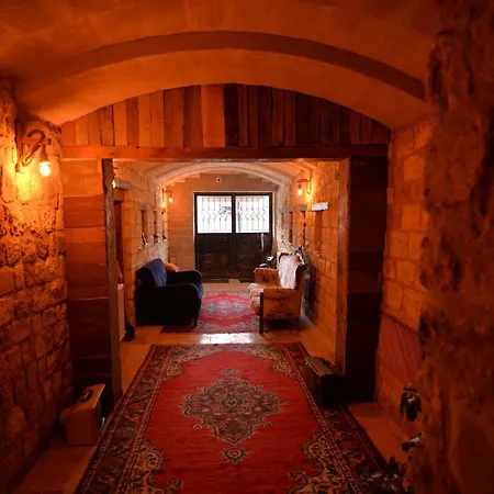 Hotel The Cave House 3*