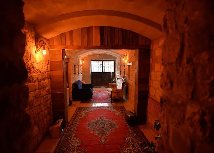 Hotel The Cave House 3*